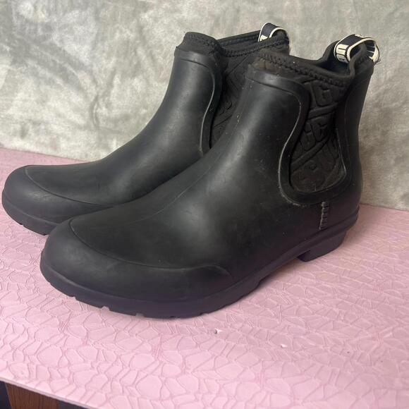 UGG Chevonne Rain Ankle Boots Womens Black Waterproof Rubber Pull On Cuban 7-8? - Picture 2 of 7